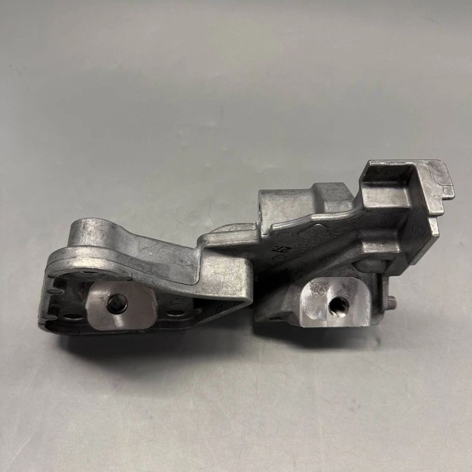 Genuine Volvo Engine Mount Bracket (Front) - 8670393 - Image 4 of 4