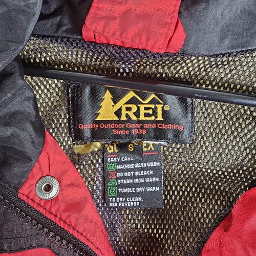 Rei Goretex Jacket Adult Size S Red/Black Full Zip Snap Button Cinchable Hooded - Picture 2 of 14