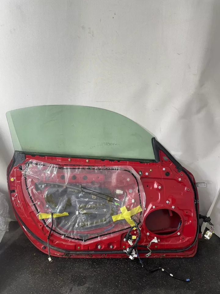 Toyota Lexus SC430 2002-2010 montaje de puerta delantera izquierda del lado del conductor OEM (rojo) Foto 2 de 4