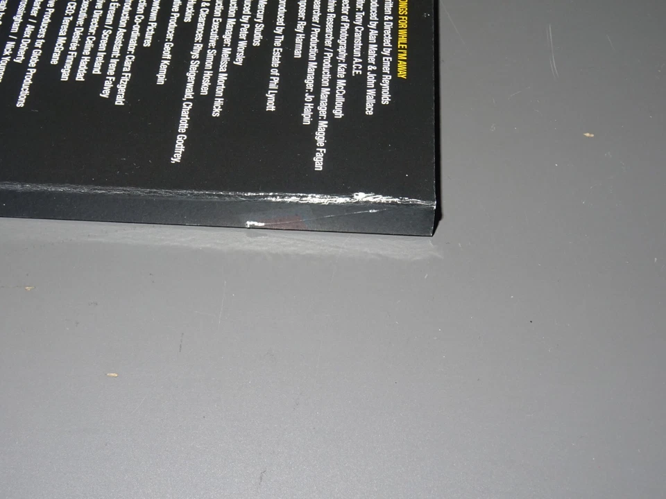 THIN LIZZY - BOYS ARE BACK IN TOWN & PHIL LYNOTT - SONGS / 1-CD & 2-DVD-SET 2022 - Bild 3 von 4