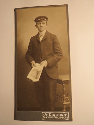 Student or pupil with magazine - CDV Glauchau - Waldenburg / Studentika