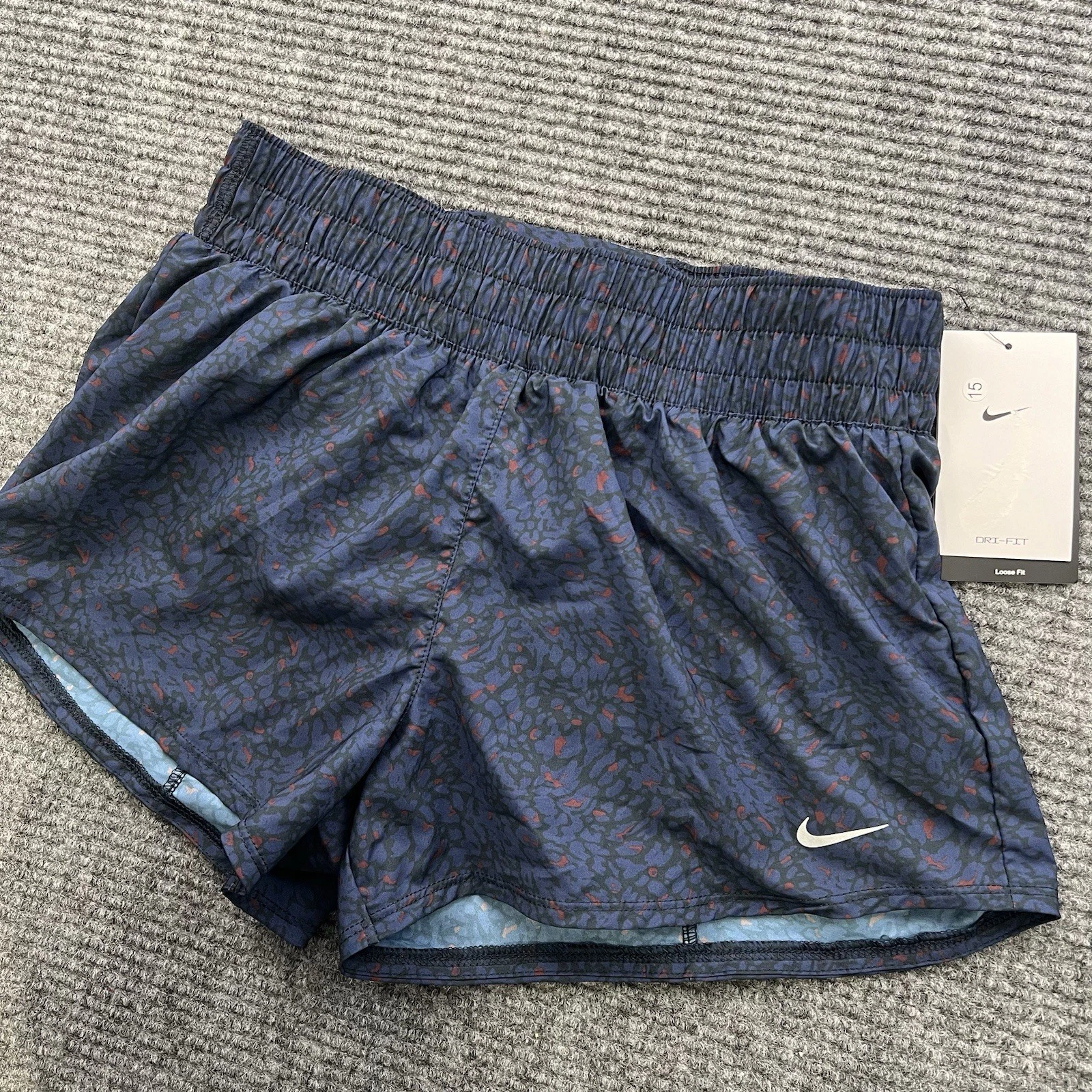 Nike Dri-Fit Training Lined Shorts Women’s Small Mid-Rise 3" Loose Fit Run NWT
