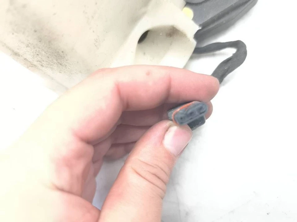 Cerradura puerta delantera derecha mercedes-benz s320 w220 1999 lhd 2207200435 gasolina 165kw Foto 2 de 4