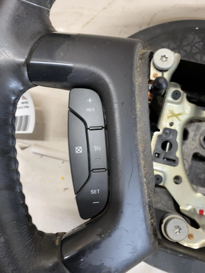 09-14 CHEVY TAHOE Steering Wheel W/ ACCESSORY CONTROL BLACK 22947799 25853084 - Image 3 of 4
