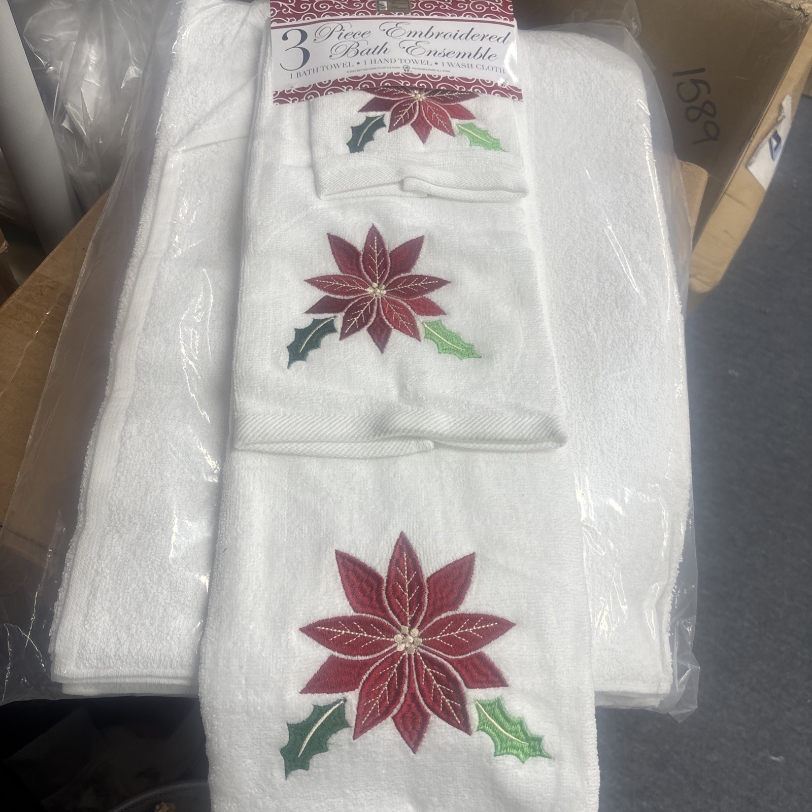 S Set Beautiful  Red Poinsettia  Brand New Beautiful
