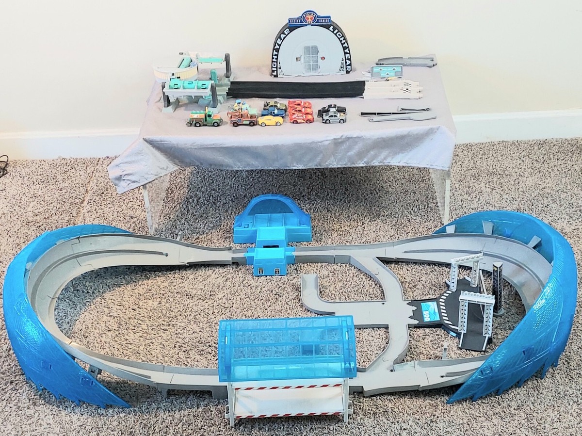 Disney Pixar Cars 3 Ultimate Florida Speedway Track Set w Disney Pixar Cars 3 Ultimate Florida Speedway Track Set w