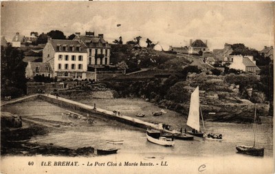 AK Ile de Bréhat - Le Port Clos a Marée Haute (381198)