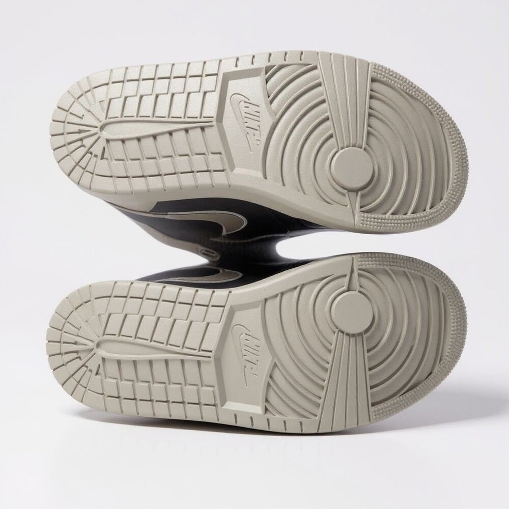 Nike Air Jordan 1 Retro High OG Satin Shadow Wmns 7.5 / 6Y – 100% Authentic NIB thumbnail 8