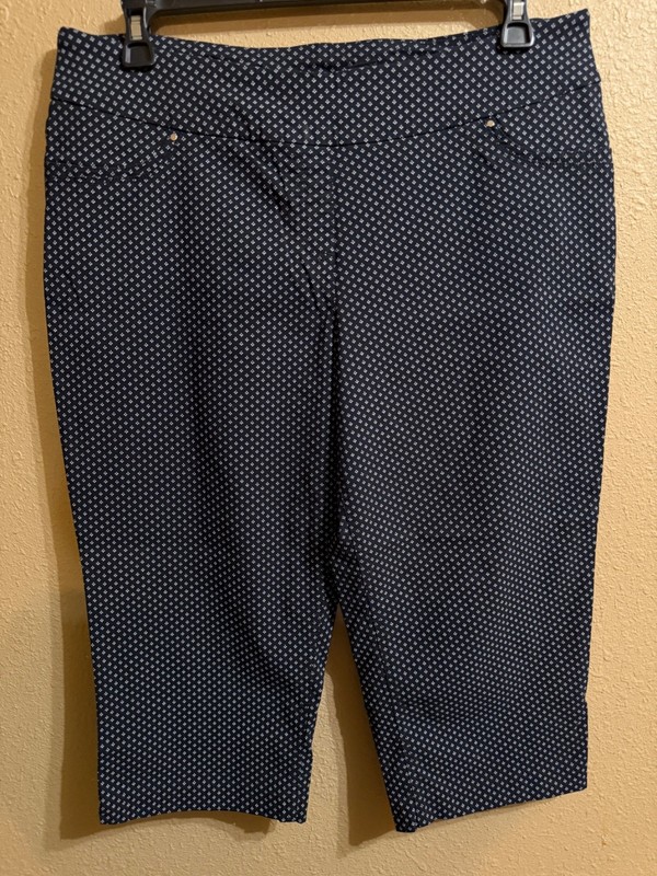 WESTBOUND PARK AVE CAPRI PANTS 18W NAVY WHITE PRINT  STRETCH TAPERED LEG PULL ON