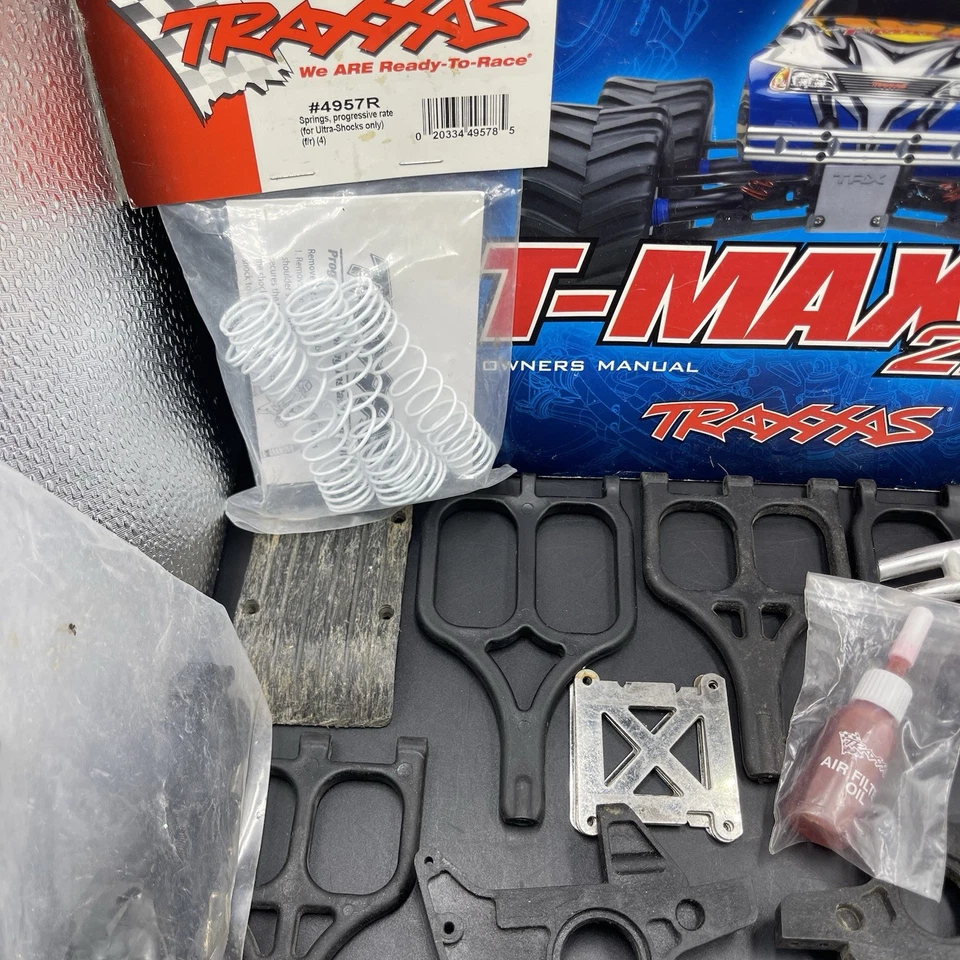 Traxxas T-Maxx 2.5r Parts Lot Shocks A Arms Bumper Diff Spool Servo Linkage Etc - Image 2 of 4