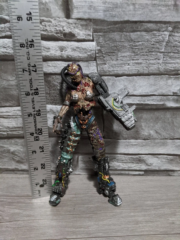 Figura ReSaurus Quake II Alien Strogg Iron Maiden Mujer Cyber Cyborg Zombie Foto 2 de 4