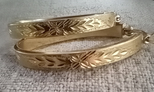 18k Yellow Gold HAND ETCHED ELONGATED HOOP EARRINGS 3.1 gram 1 1/4" length - Picture 2 of 11
