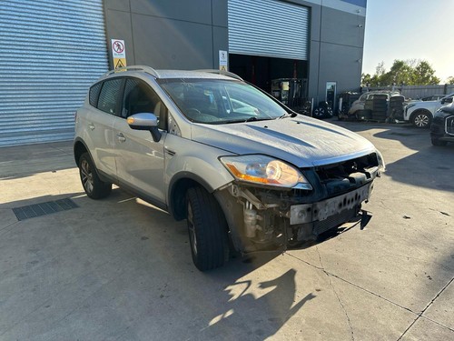 FORD KUGA TE 11/2011-11/2012 RIGHT FRONT DOOR SHELL - Picture 2 of 12