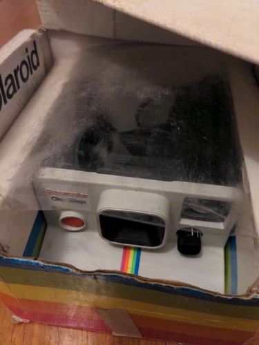 Funky Polaroid Rainbow Stripe Red Button OneStep Land Camera in box - Picture 7 of 7