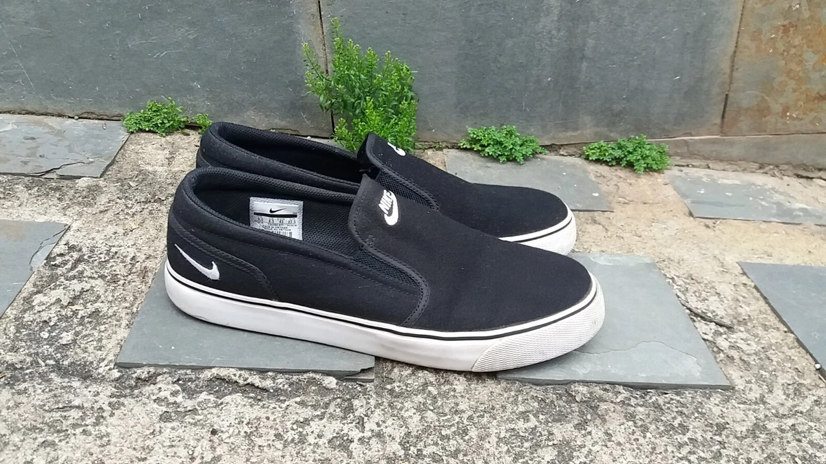 Nike black top slip on sneakers