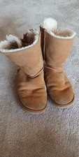 Ugg Boots. Slight Discolouration To The Toes As Shown. Small Size