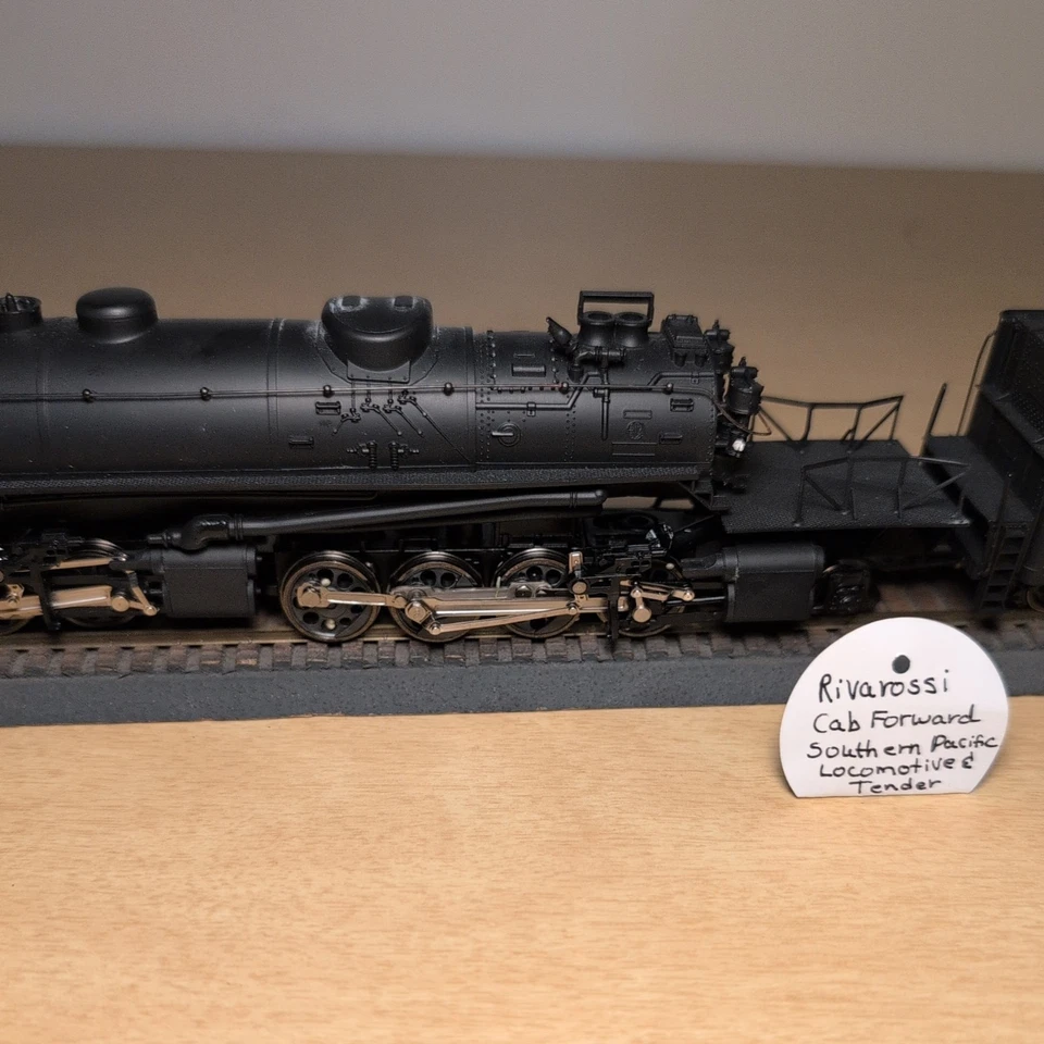Rivarossi AHM Southern Pacific 4-8-8-2 Cab Forward #4272 . With Tender included - Image 3 of 4