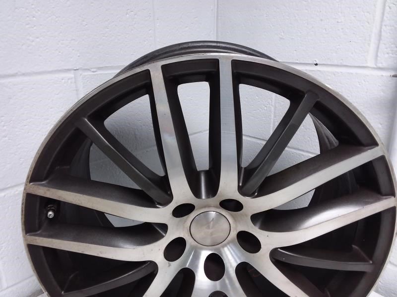 Maserati Ghibli 2015 Front Wheel P/N 670016851