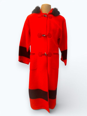 GLORIA ARTIGUEZ 100% WOOL HUDSON BAY RED BLANKET COAT SZ M-L,  W BLACK FUR  HOOD