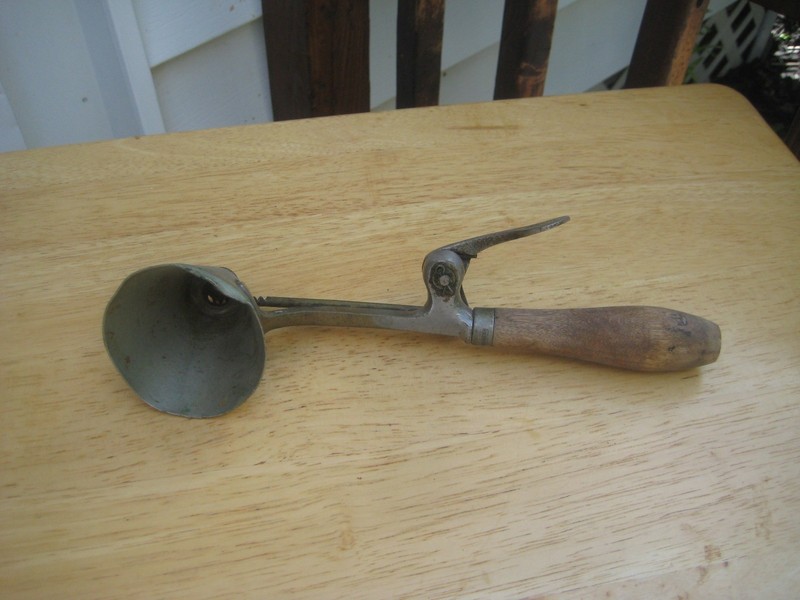 Antique Gilchrists No. 33 Ice Cream Dipper Cone Conical Shape Scoop Wood Handle