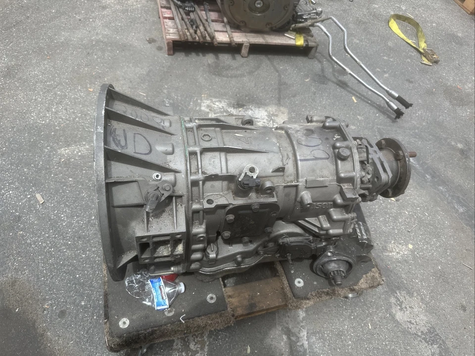 Nissan UD 2600 2009 transmisión automática Foto 3 de 4