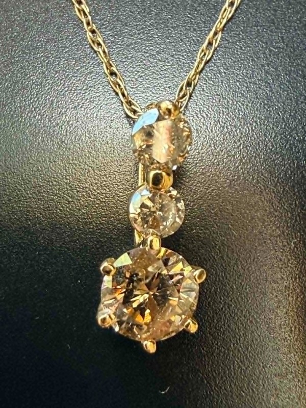 18K Gold Natural Diamonds Pendant Necklace 0.70 CTW Fancy Light Brown Look
