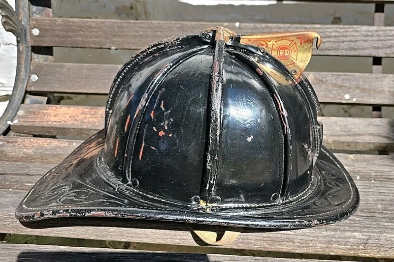 Authentic Cairns New Yorker 5A  Leather Fire Helmet, Firefighter