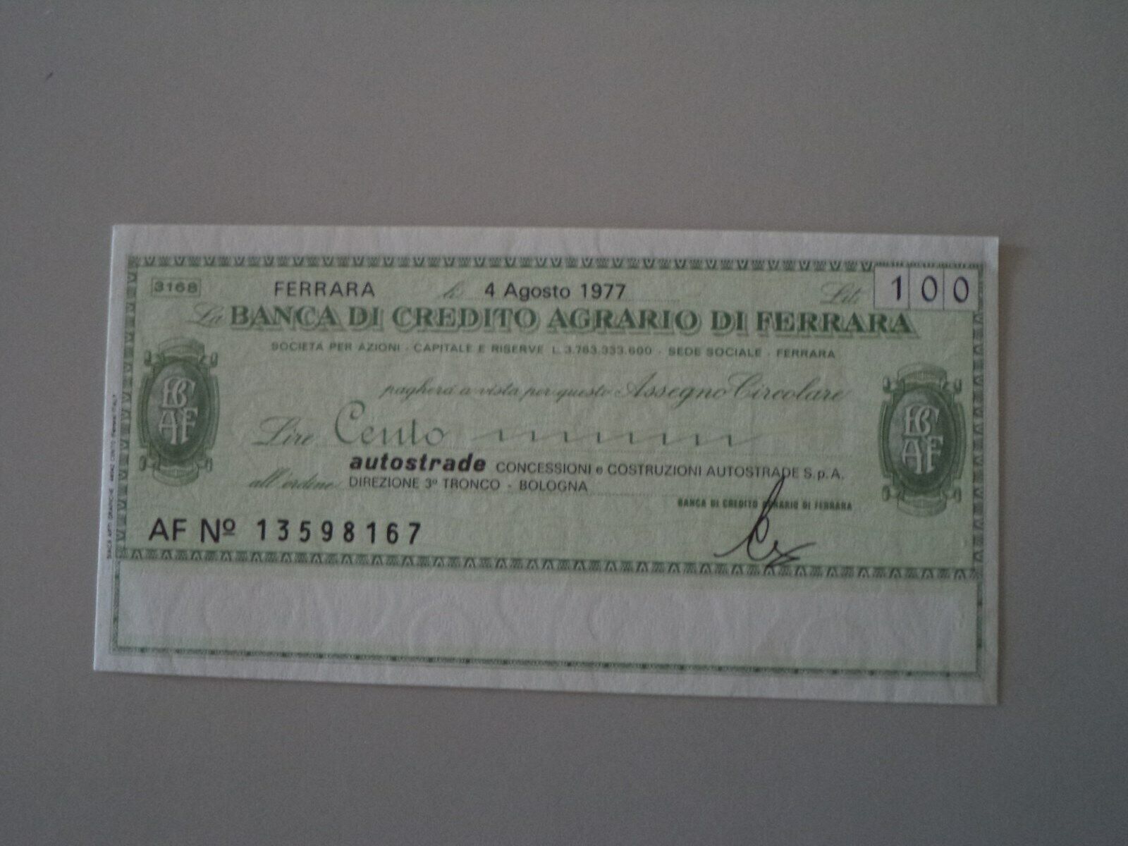 Foto 1 di 2