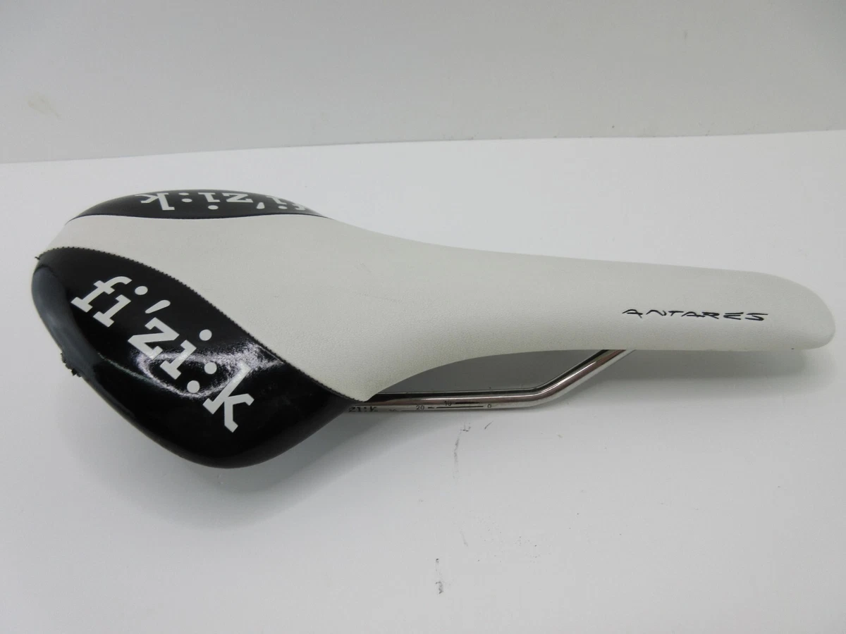 Selle De Vélo Fizik Vitesse Triathlon – Femme, Blanc/gris, Rails Kium, Excellent état