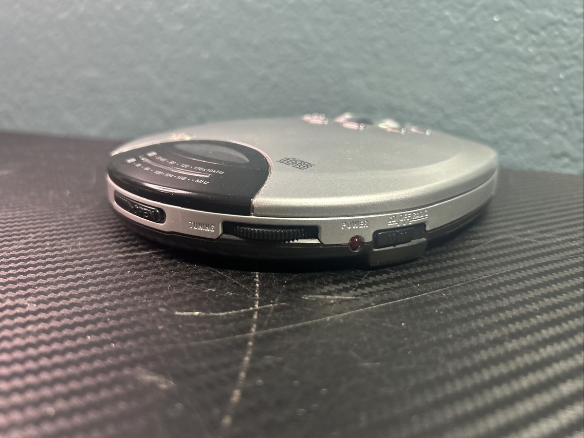 Durabrand 2004 Am/Fm Radio Cd Player CD-625 Bass Boost