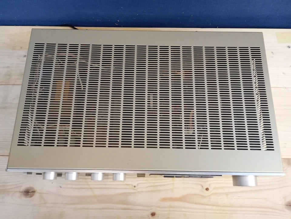 AMPLIFICATORE TOSHIBA SB-M33 80s VINTAGE INTEGRATED AMPLIFIER FULLY WORKING - Immagine 4 di 4