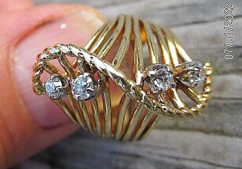 VINTAGE 14K YELLOW GOLD .30 CARAT DIAMOND SPRAY RING - SIZE 5.5