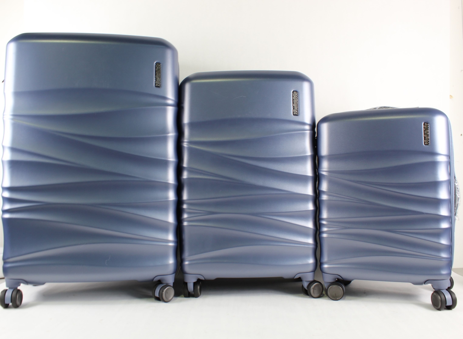 American Tourister Tranquil 3Piece Hardside Set Blue (BROKEN ZIPPER