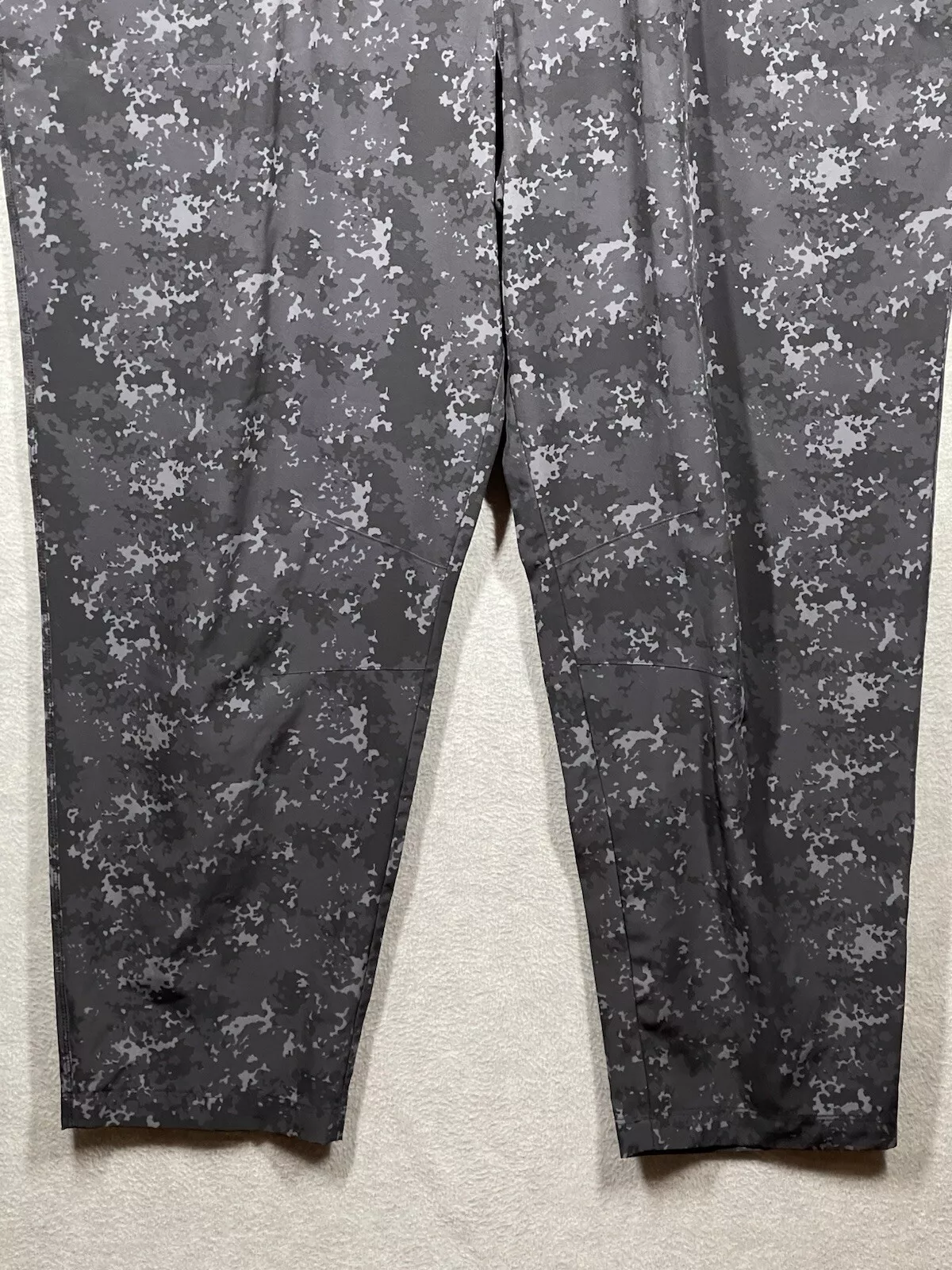fabletics the fundamental camo lightweight athletic travel pants