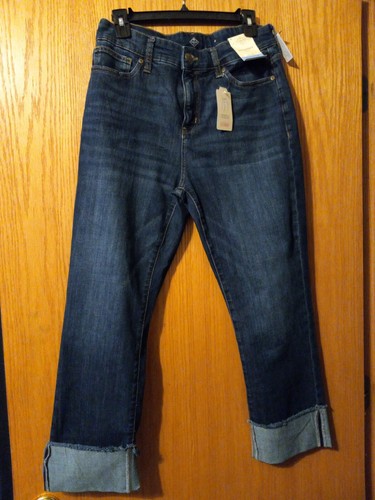 St Johns Bay Straight Leg Jeans Stretchy fabric size 6 high rise