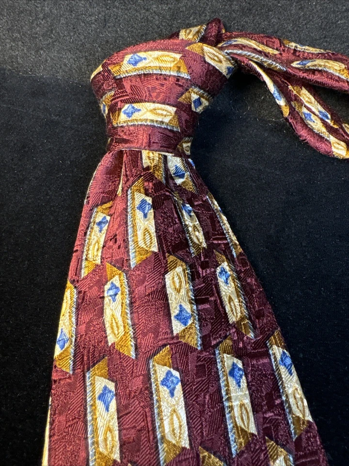 Gravata masculina geométrica vermelha Perry Ellis Portfolio 100% seda 58L x 4 - Imagem 4 de 4