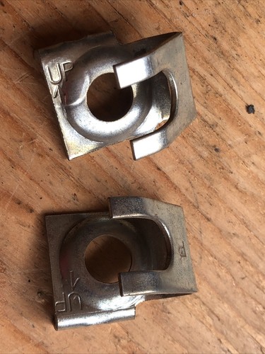 E B BODY GTX CHARGER CORONET CUDA CHALLENGER BRAKE CALIPER BOLT CLIPS 1970 72 X2 - Picture 6 of 6