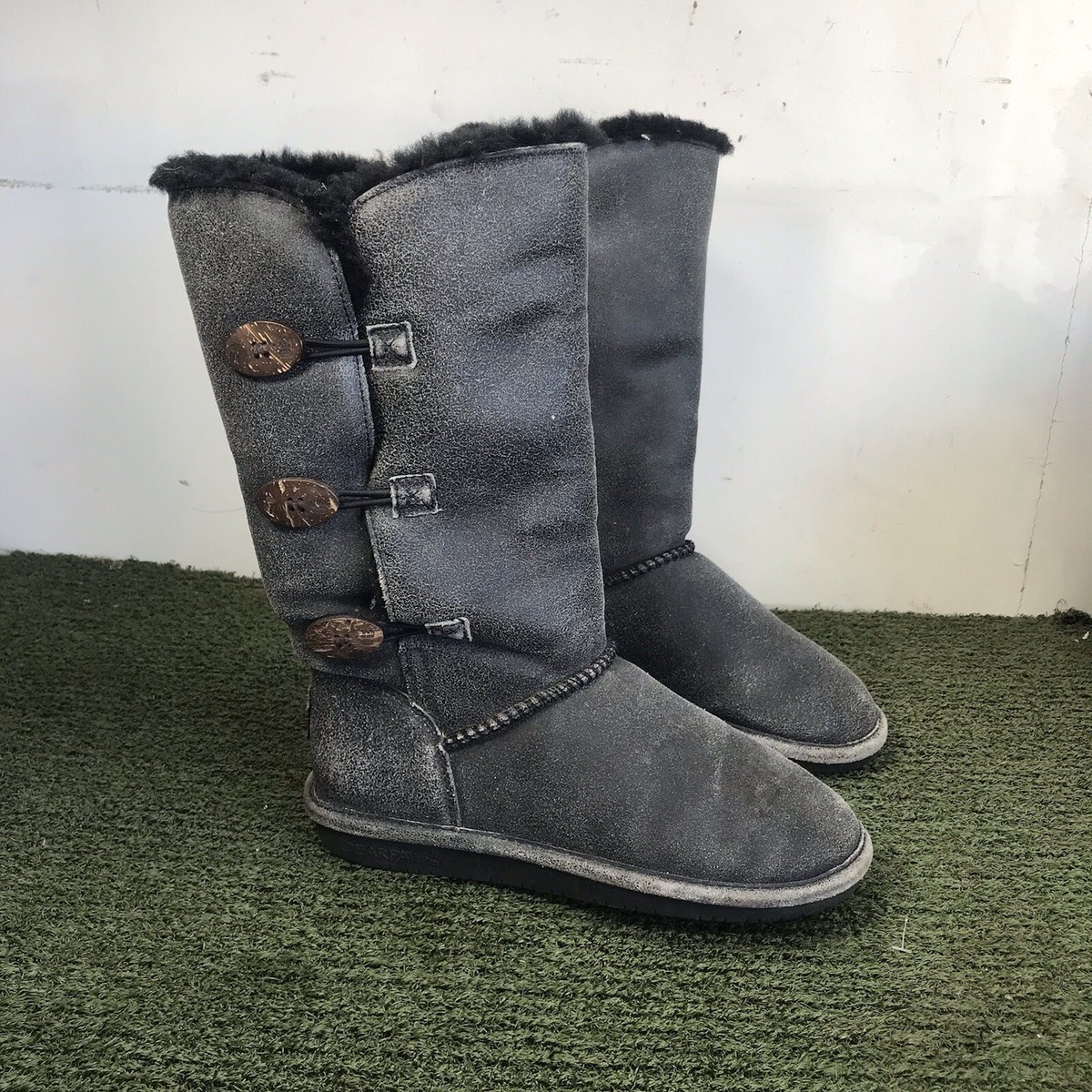 BEARPAW Lori Womens Charcoal Button Sheepskin Suede Winter Boots Size