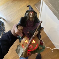 Vintage Ceramic Halloween Witch Sitting Light Lamp Byron MOLDS READ Chips Works