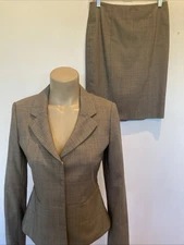 Ann Taylor size 2 beige tweed snap closure skirt suit