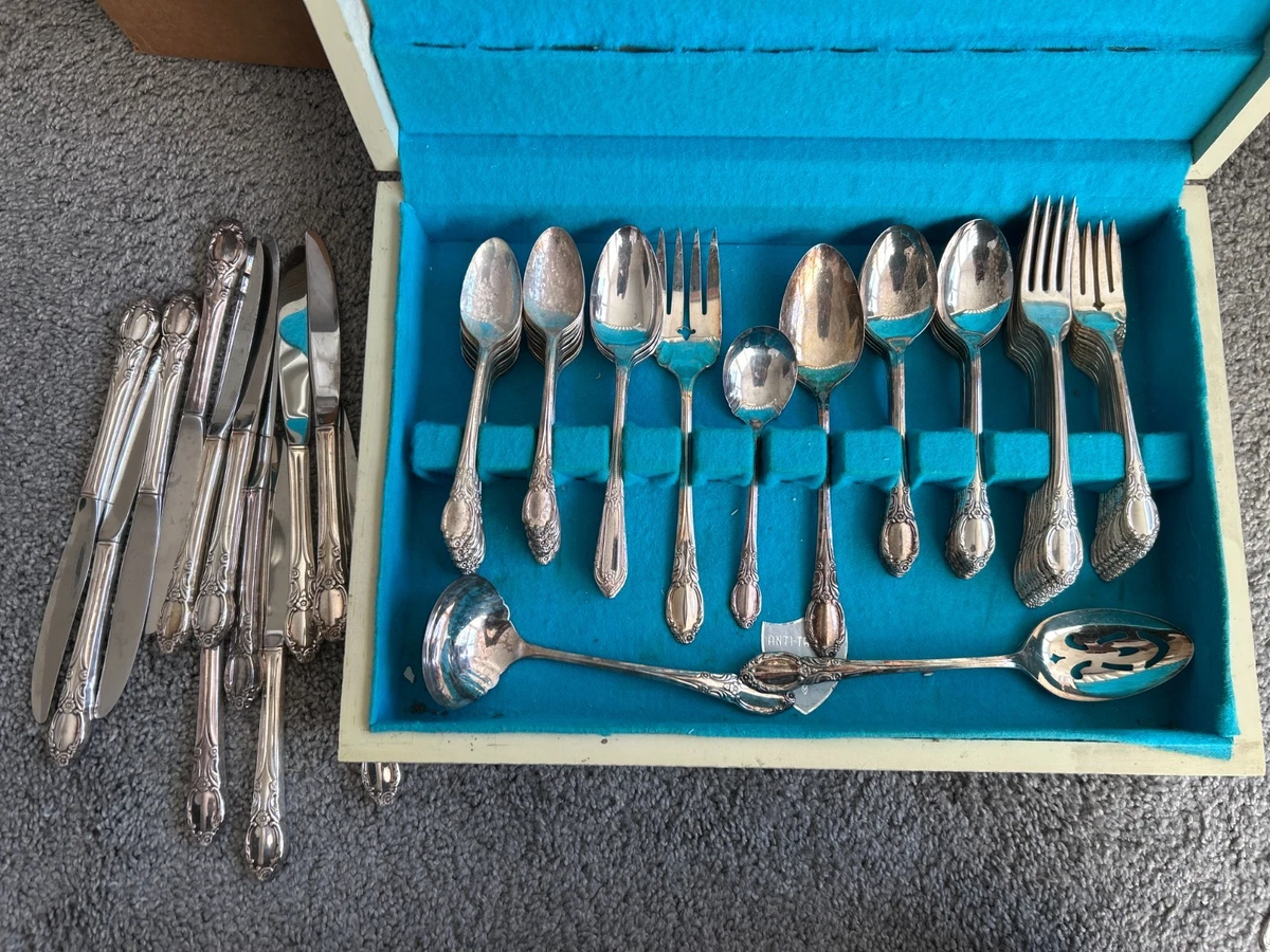 Wm. Rogers Post - 1940 A Flatware-Set Antique US Silver-Plated