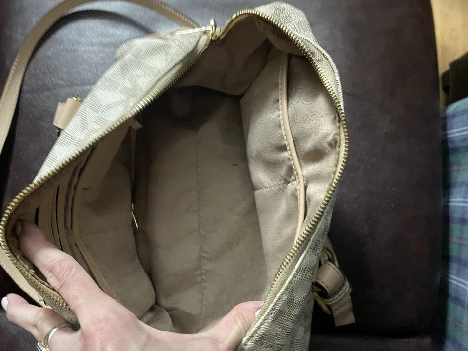 NUEVO Bolso de Mano Grande Michael Kors Kenly para Mujer - Crema Clara y Cuero Foto 3 de 4