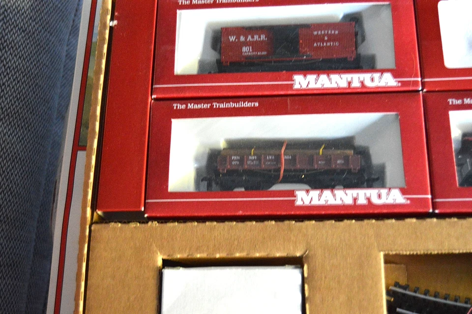 Mantua Klondike Express #903309 33 Piece Set - 90"x45" Oval Track Nice - Image 3 of 4