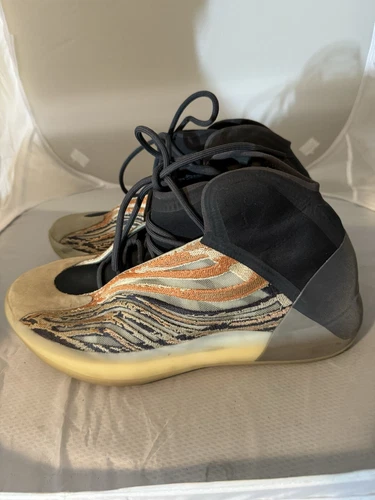 Yeezy QNTM Flash Orange *NO BOX* Great Condition