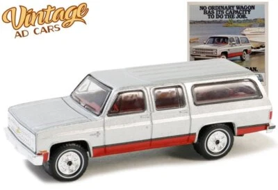 CHEVROLET Suburban - 1981 - silver - Greenlight 1:64 - Photo 1/4