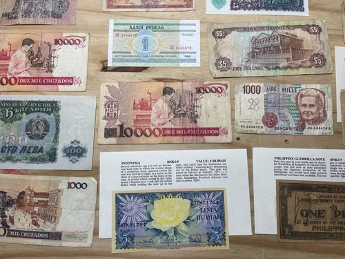 Lotto 25 banconote estere mondiali assortite alto valore - Foto 11 di 11
