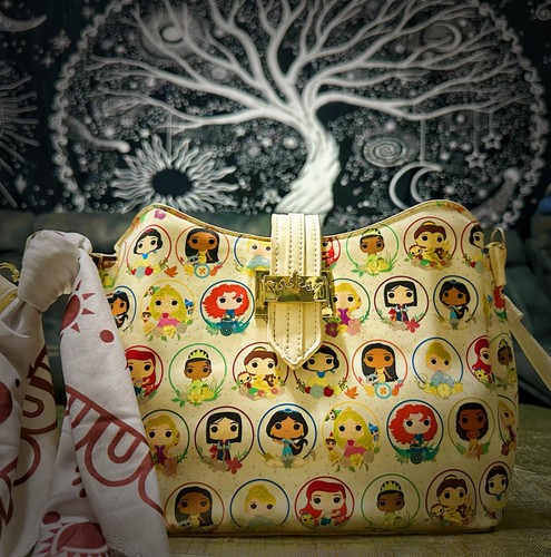 Y2K Disney Princess Enchanted Pops Crossbody purse $398 multicolor medium size - Picture 6 of 23
