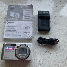 RICOH Caplio R3 Compact Digital Camera Silver with manual battery and SD cardVGC