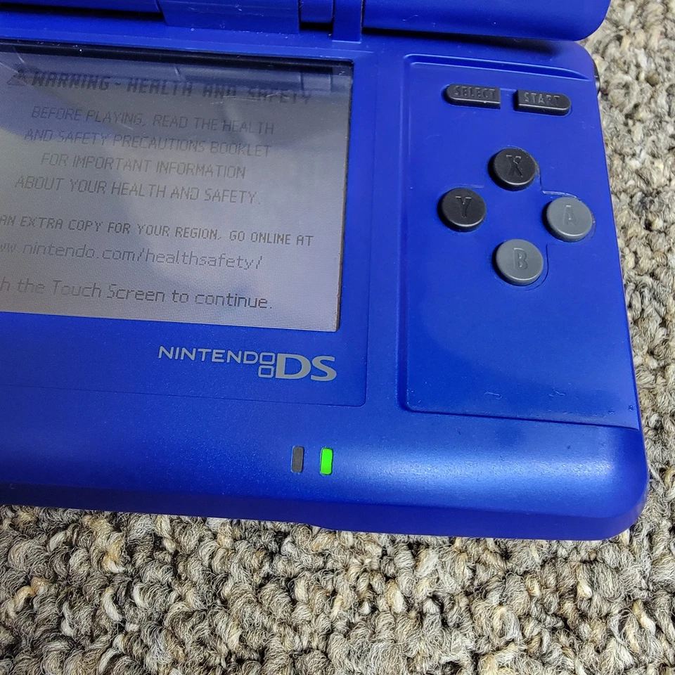 Nintendo DS  working with charger, case,  games  Parts Or Repair Please Read!! - Image 3 of 4