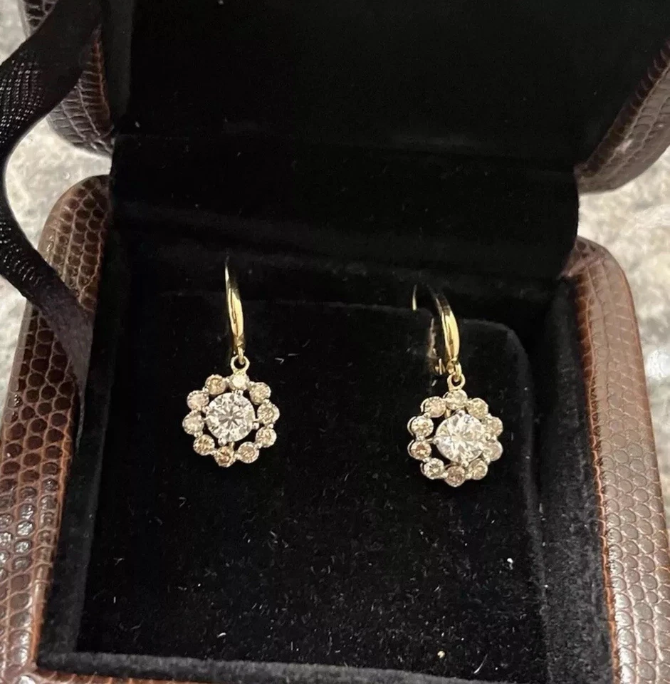 Aspecto antiguo de 2,81 quilates: pendientes de diamantes: oro de 14 k y 18 k D/E SI2-I1 y fantasía/SI1 Foto 3 de 4